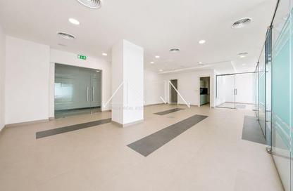 Office Space - Studio - 1 Bathroom for rent in Iris Bay - Business Bay - Dubai