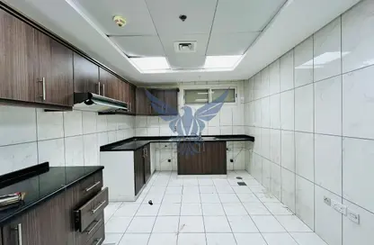 شقة - 2 غرف نوم - 3 حمامات للايجار في النيم ريسيدينس - روضة أبو ظبي - أبوظبي