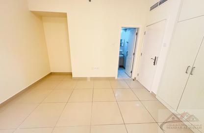 Apartment - 3 Bedrooms - 3 Bathrooms for rent in Muwailih Building - Muwaileh - Sharjah