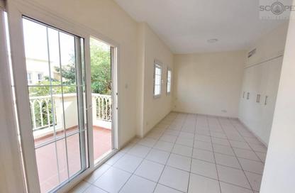 Villa - 2 Bedrooms - 3 Bathrooms for rent in Springs 9 - The Springs - Dubai