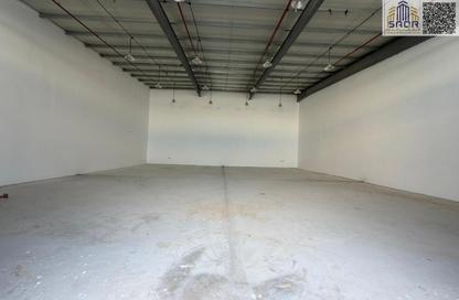 Warehouse - Studio - 1 Bathroom for rent in Umm Al Thuoob - Umm Al Quwain