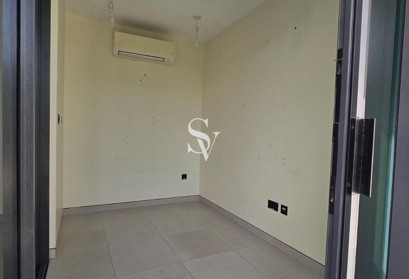 Fully Upgraded & Extended 4BR Villa | Green Belt photo 11