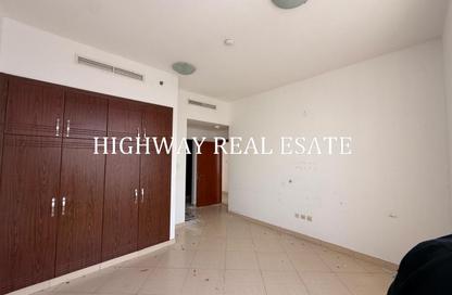 Apartment - 4 - 5 for rent in Al Mamzar 1 - Al Mamzar - Sharjah - Sharjah