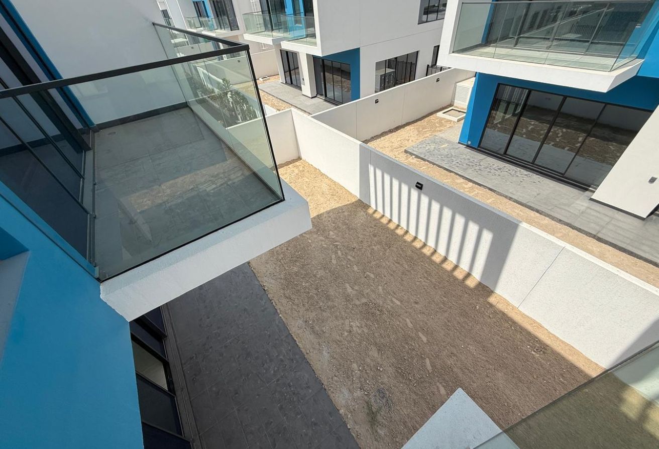 6 bedroom villa in Damac Lagoons: 9