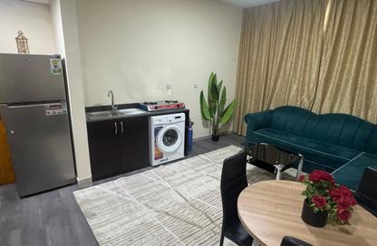 Apartment - 1 Bedroom - 1 Bathroom for rent in Budaniq 9 Building - Budaniq - Al Qasimia - Sharjah