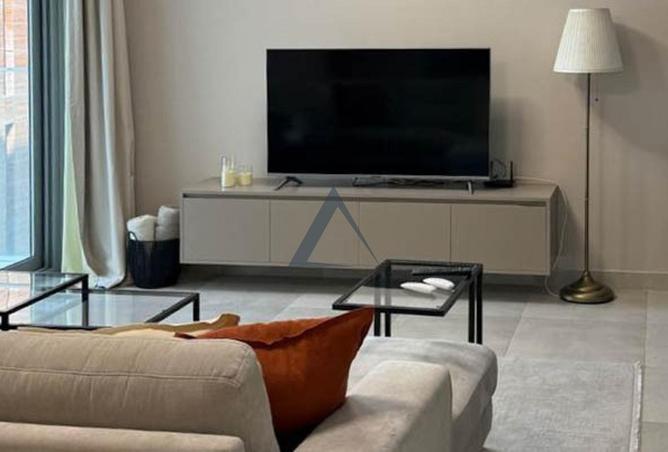 Include all Bills | Near to Market | Near to Park