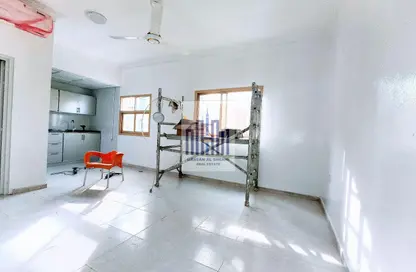 شقة للايجار في مويلح - الشارقة