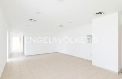 Apartment - 3 - 2 for rent in Al Ghaf 2 - Al Ghaf - Greens - Dubai