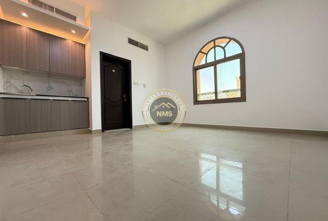Ground Floor Studio Apartment with Parking