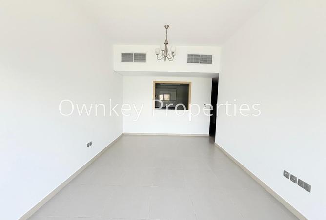 Elegant 1BHK | Modern Living | Stunning View photo 3