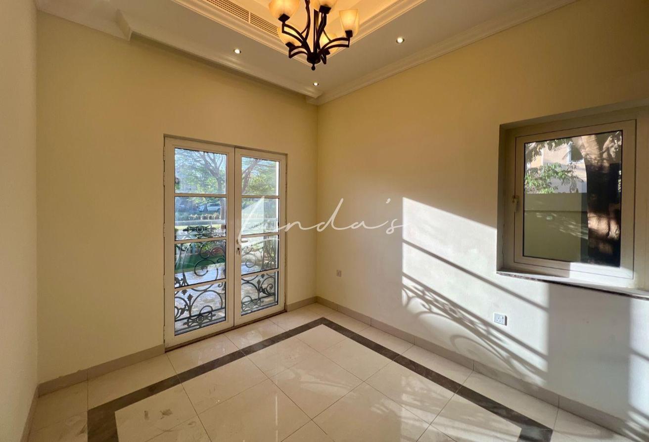 Corner Unit | Spacious | Ready to move in photo 7
