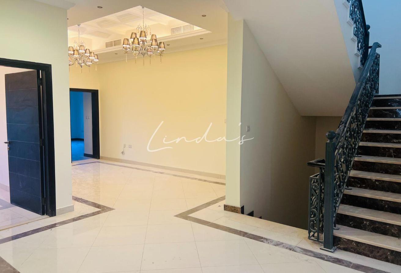 Corner Unit | Spacious | Ready to move in photo 8
