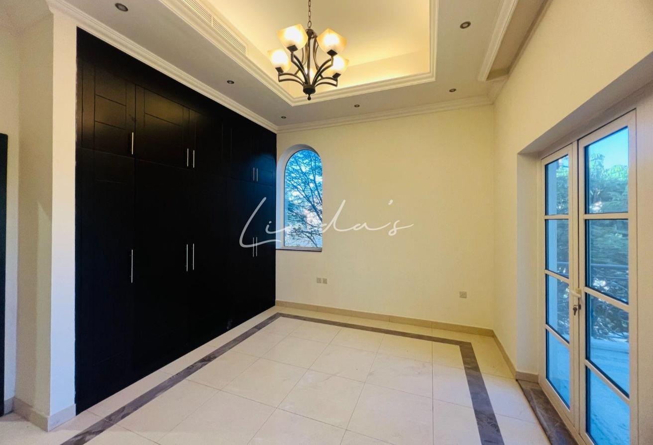 Corner Unit | Spacious | Ready to move in photo 12