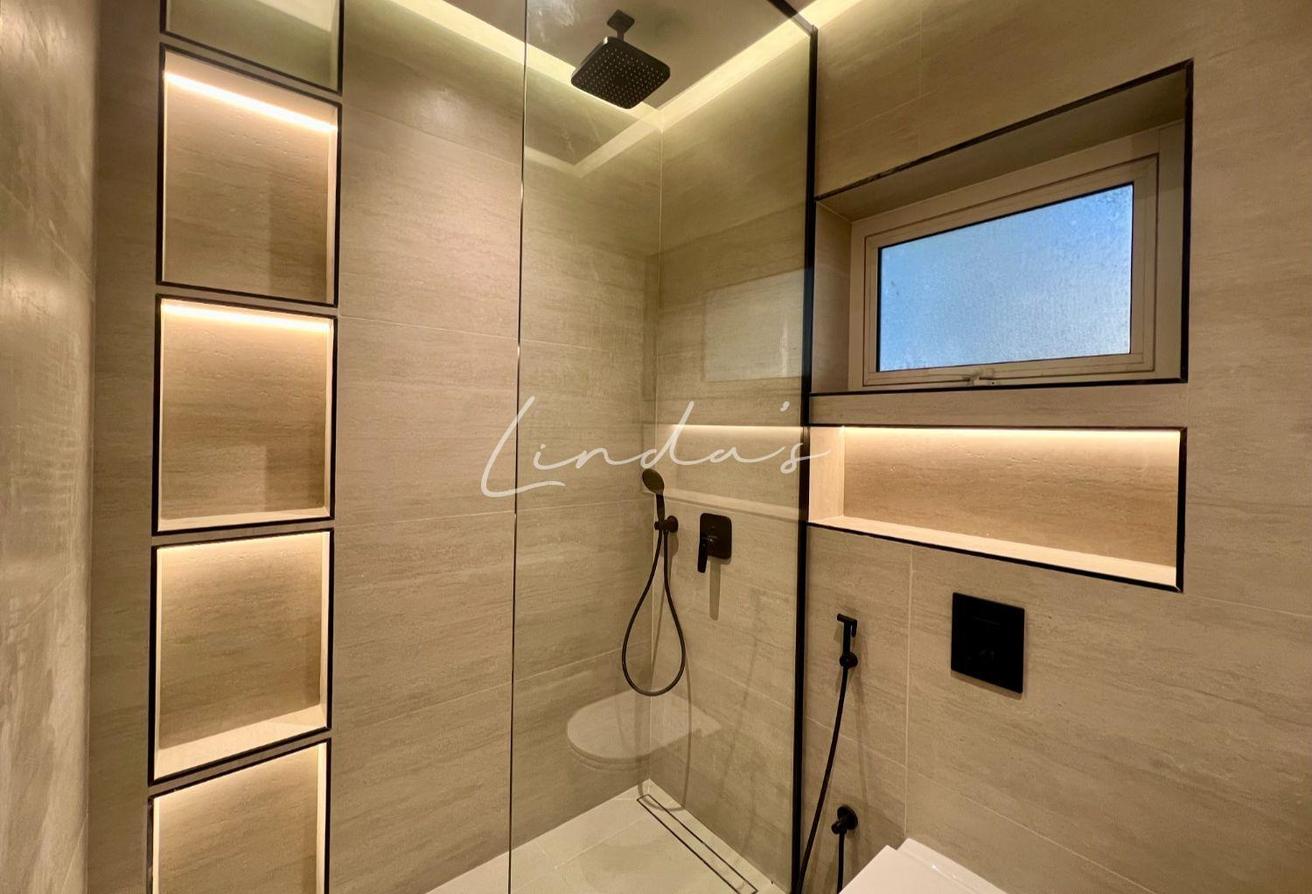 Corner Unit | Spacious | Ready to move in photo 6