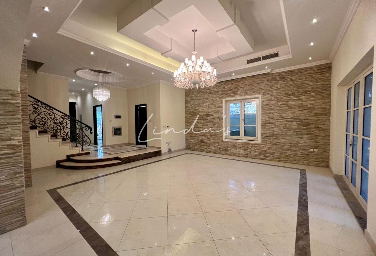 Corner Unit | Spacious | Ready to move in photo 2