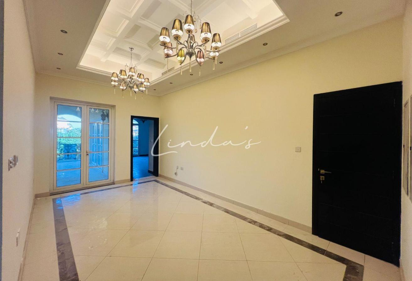 Corner Unit | Spacious | Ready to move in photo 9