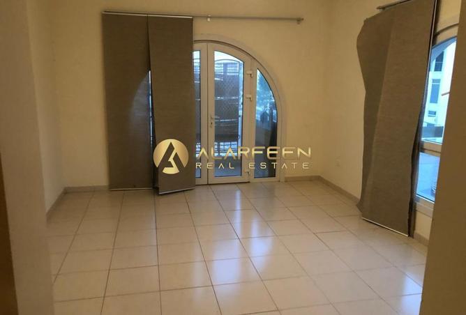1 bed Appartment | Best Ammenities | Spacious