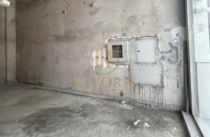 Shop - Studio for rent in Al Nasr Central Building - Oud Metha - Bur Dubai - Dubai