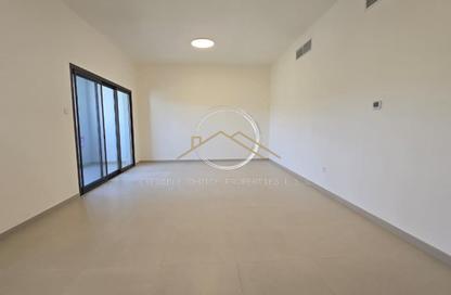 Apartment - 3 Bedrooms - 3 Bathrooms for rent in The Gardens Building 27 - The Gardens Buildings - The Gardens - Dubai