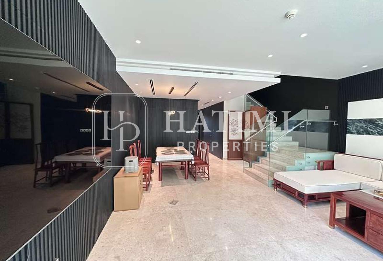 ELEGANT VILLA | PRIVATE ELEVATOR | SPACIOUS LAYOUT photo 2