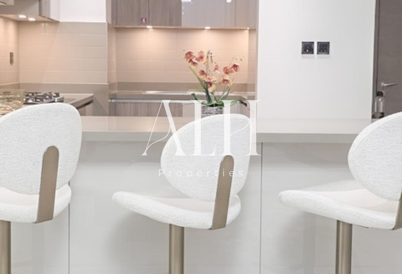 Luxuriously Furnished 4BR | Lagoon & Skyline Views photo 8