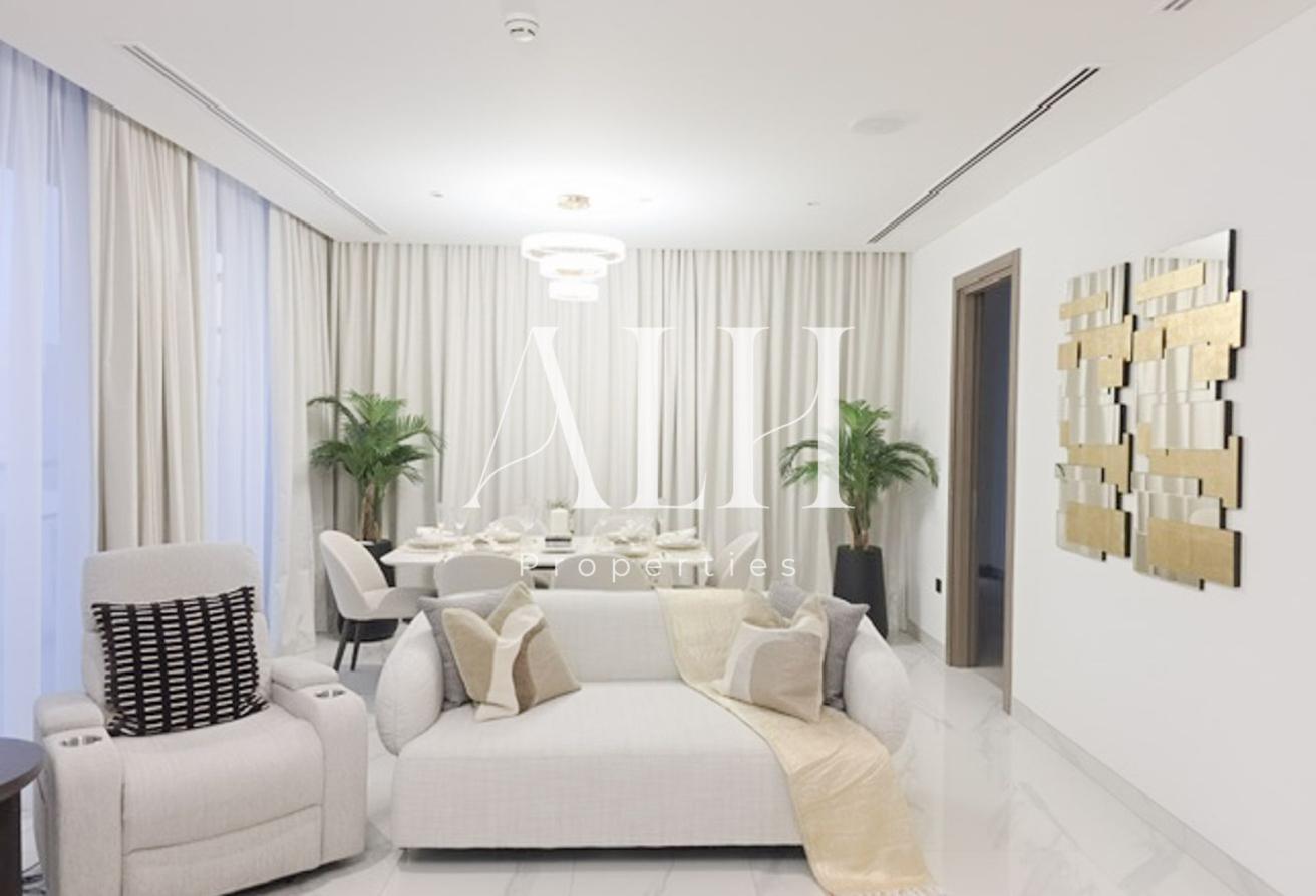 Luxuriously Furnished 4BR | Lagoon & Skyline Views photo 2