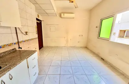 شقة - 1 حمام للايجار في طريق فاير ستاشن - مويلح - الشارقة