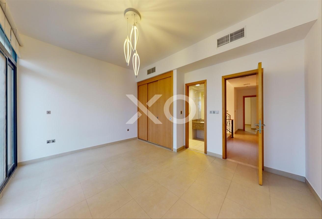 Upgraded | Vacant | Island Facing photo 20