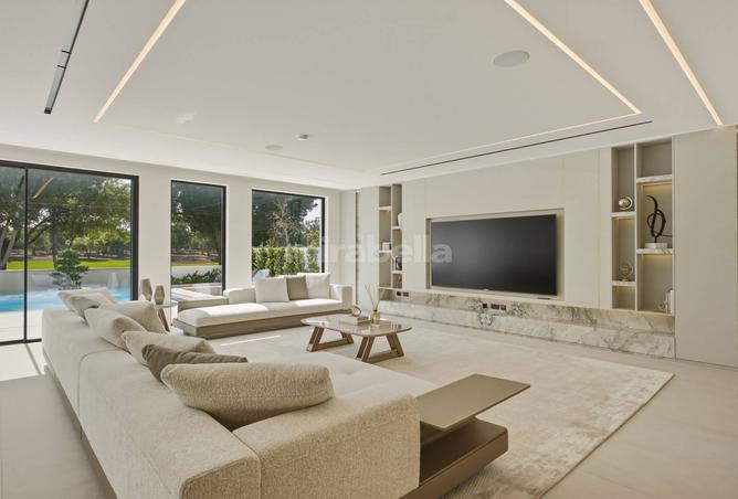 5-bed villa in Olive Point — photo 3