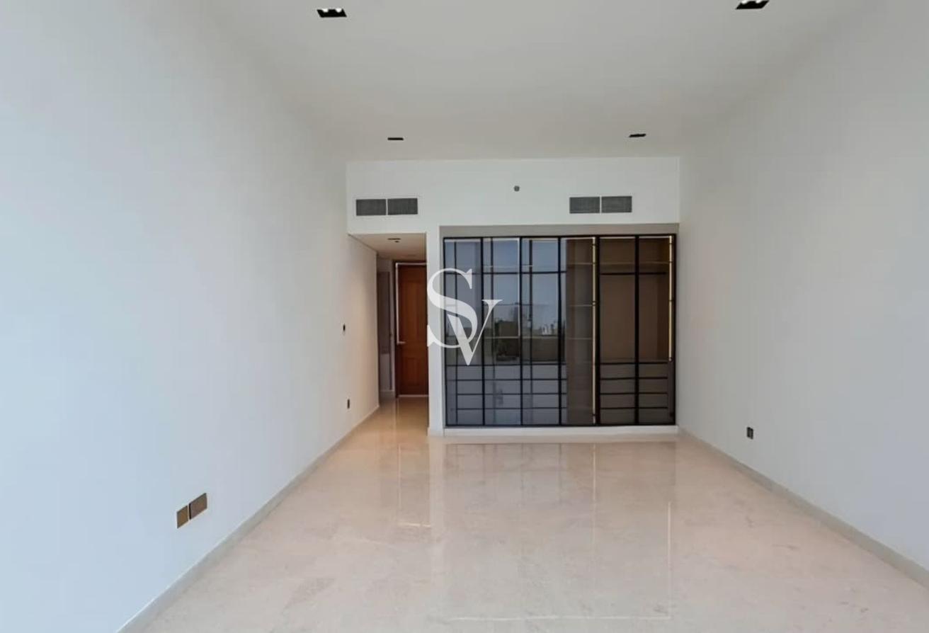 Spacious 3BR Apartment | High Floor | Near Metro photo 3