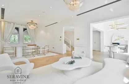Villa - 3 Bedrooms - 4 Bathrooms for sale in Jumeirah Park - Dubai