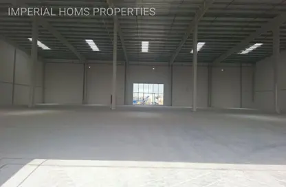 مستودع - استوديو - 4 حمامات للايجار في أم الثعوب - أم القيوين