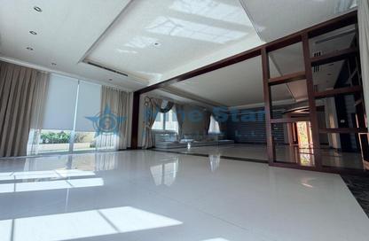 Villa - 5 - 6 for rent in District 2 - Jumeirah Park - Dubai
