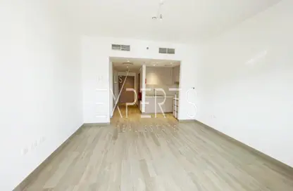 Apartment - 1 Bathroom for rent in Waters Edge - Yas Island - Abu Dhabi
