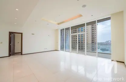 Apartment - 2 Bedrooms - 3 Bathrooms for rent in Emerald - Tiara Residences - Palm Jumeirah - Dubai