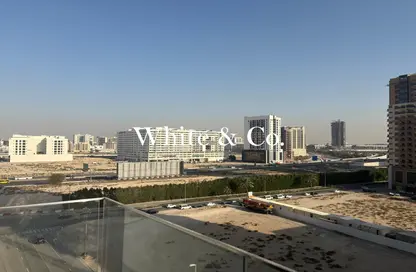 شقة - غرفة نوم - 2 حمامات للايجار في ذا ايست كريست - ديستريكت 17 - قرية جميرا الدائرية - دبي