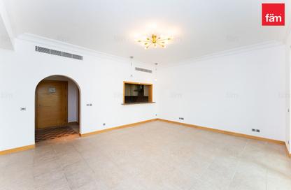 Apartment - 2 Bedrooms - 3 Bathrooms for sale in Al Khushkar - Shoreline Apartments - Palm Jumeirah - Dubai