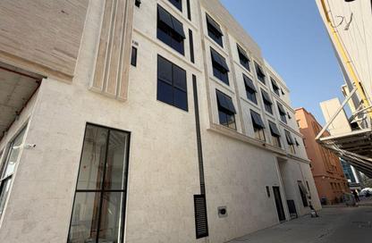 عمارة بالكامل - غرفة نوم - 2 حمامات للايجار في مجمع مويلح - تجارية مويلح - الشارقة