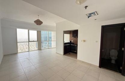 Apartment - 1 Bedroom - 2 Bathrooms for rent in Lake Shore Tower - JLT Cluster Y - Jumeirah Lake Towers - Dubai