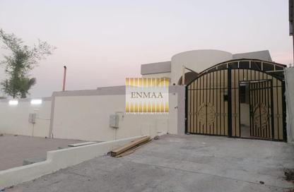 Villa - 4 - 4 for rent in The Queens Residential Villas - Khuzam - Ras Al Khaimah
