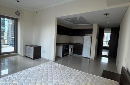 Apartment - Studio - 1 Bathroom for rent in Bay Central Tower Central - Bay Central - Dubai Marina - Dubai