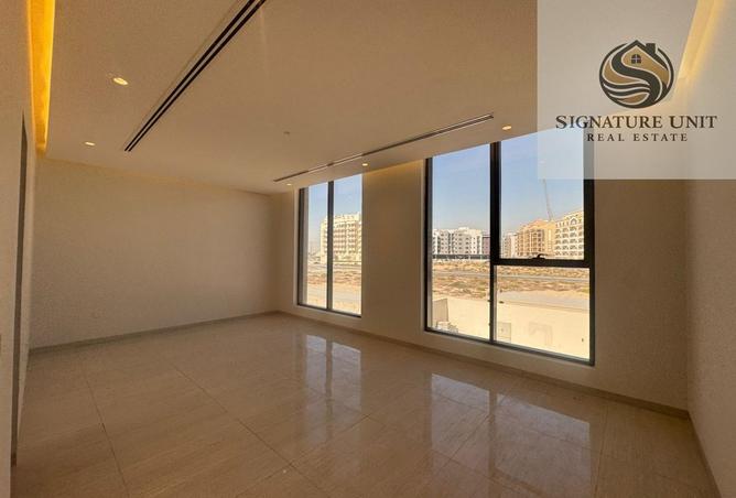 72318600 - Property Image 3