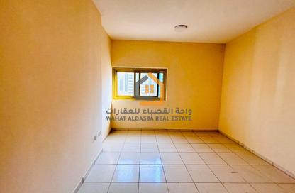 Apartment - 3 Bedrooms - 4 Bathrooms for rent in Thuraya Al Majaz Building - Al Majaz 3 - Al Majaz - Sharjah
