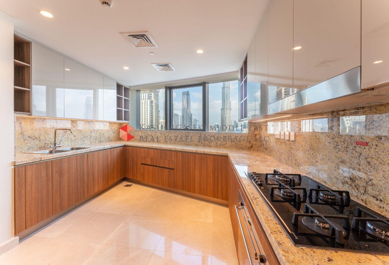 Luxury 4BR | Full Burj Khalifa View | High Floor photo 2