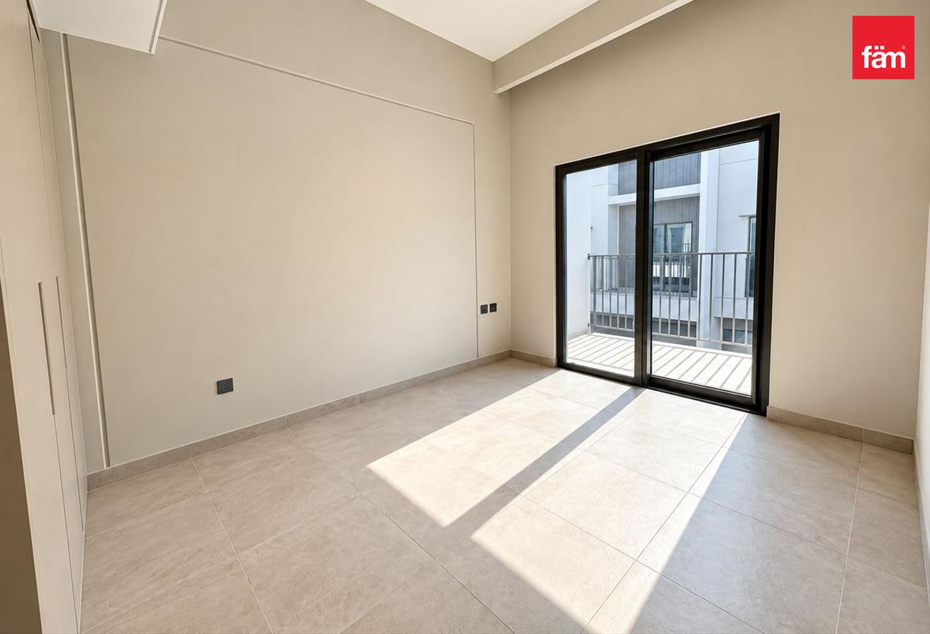 With Maids Room | Best Location | Good Condition photo 4