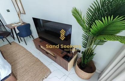 Apartment - Studio - 1 Bathroom for rent in The Gate - Masdar City - Abu Dhabi
