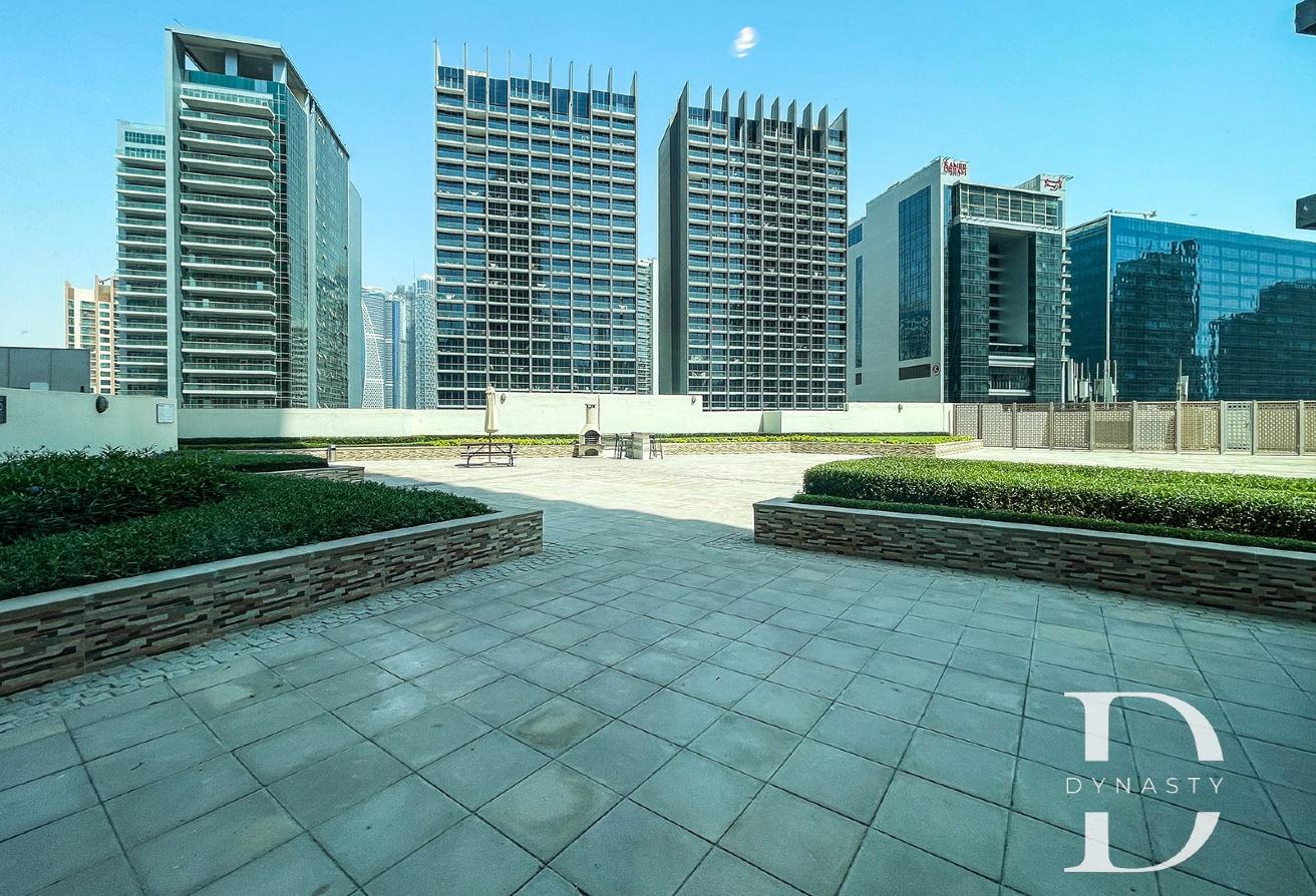 Burj Khalifa View | 2 BR Fully Furnished photo 10