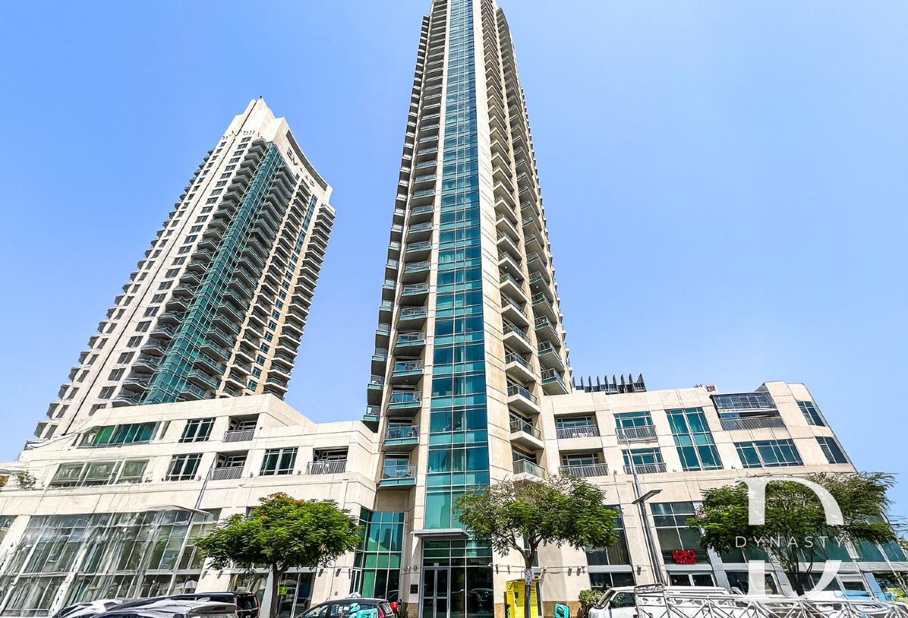 Burj Khalifa View | 2 BR Fully Furnished photo 11