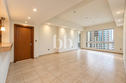 Apartment - 2 - 4 for rent in Marina Residences 1 - Marina Residences - Palm Jumeirah - Dubai