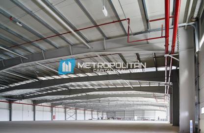 Warehouse - Studio for rent in Al Dhafrah - Abu Dhabi